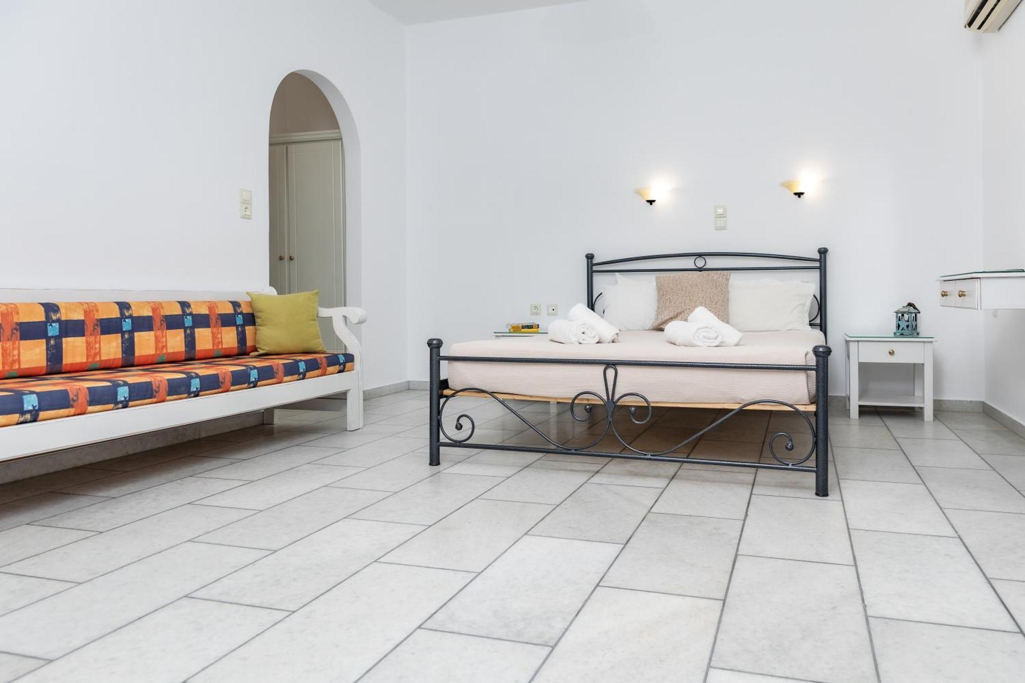 Depis Studios & Apartments Naxos City Exteriör bild