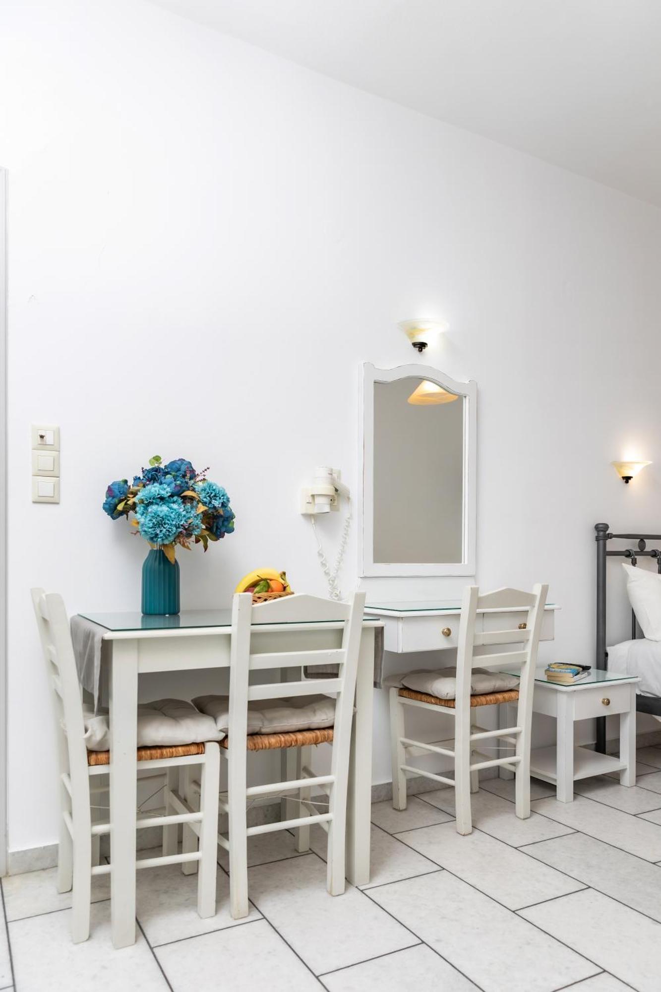 Depis Studios & Apartments Naxos City Exteriör bild