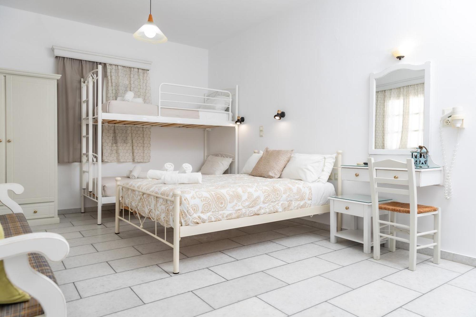 Depis Studios & Apartments Naxos City Exteriör bild