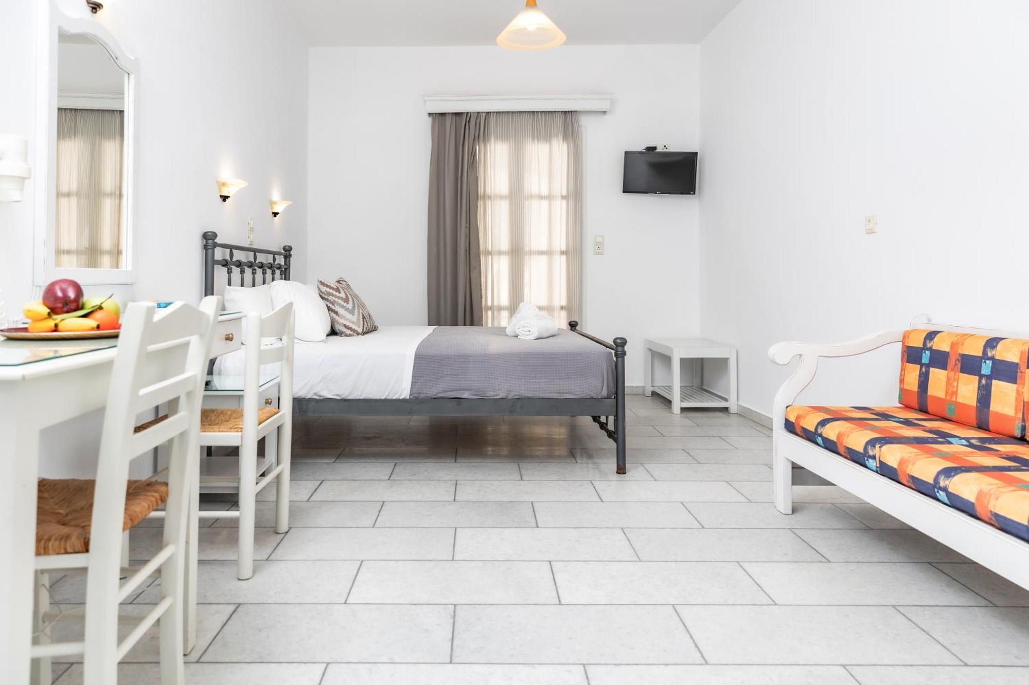 Depis Studios & Apartments Naxos City Exteriör bild