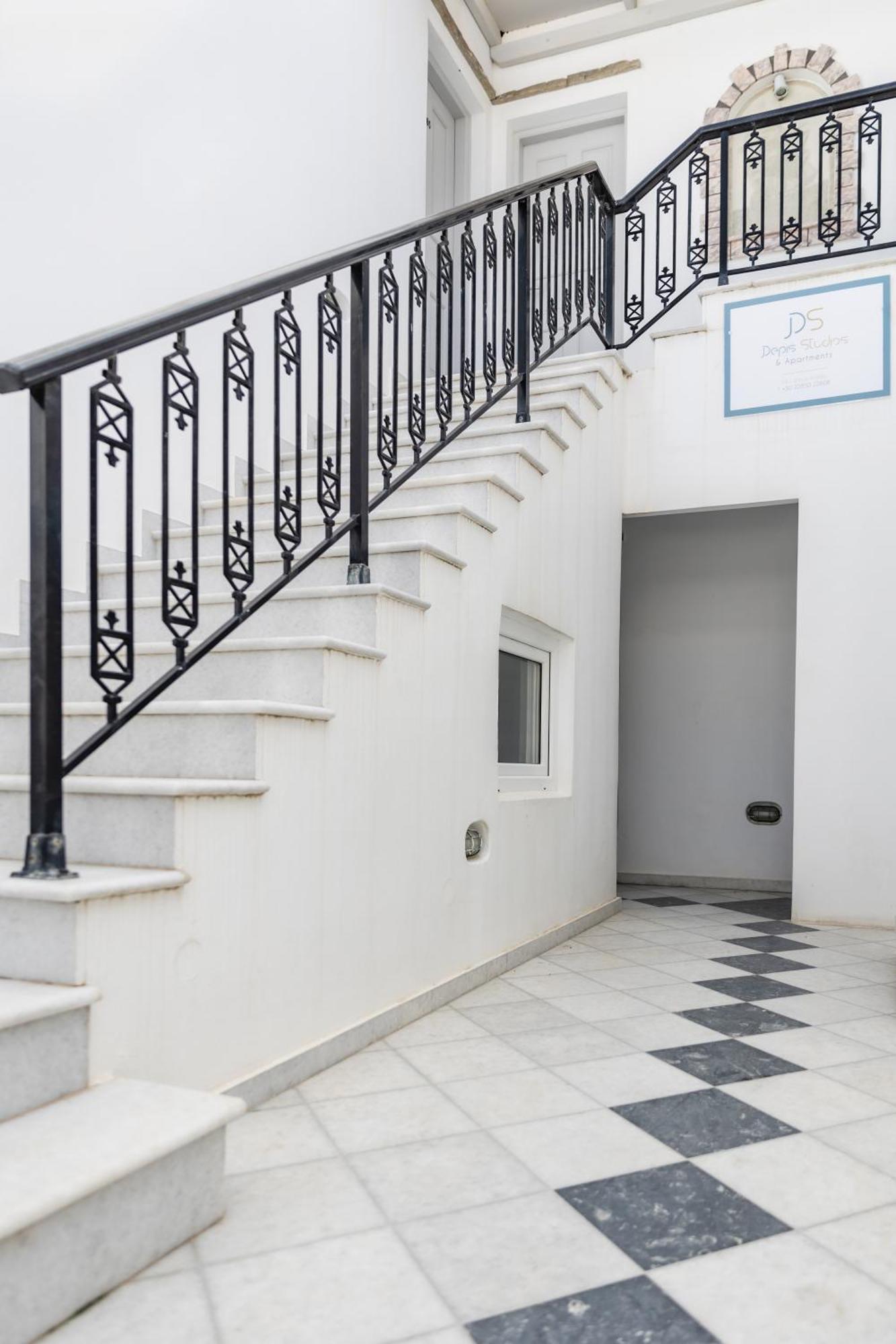 Depis Studios & Apartments Naxos City Exteriör bild