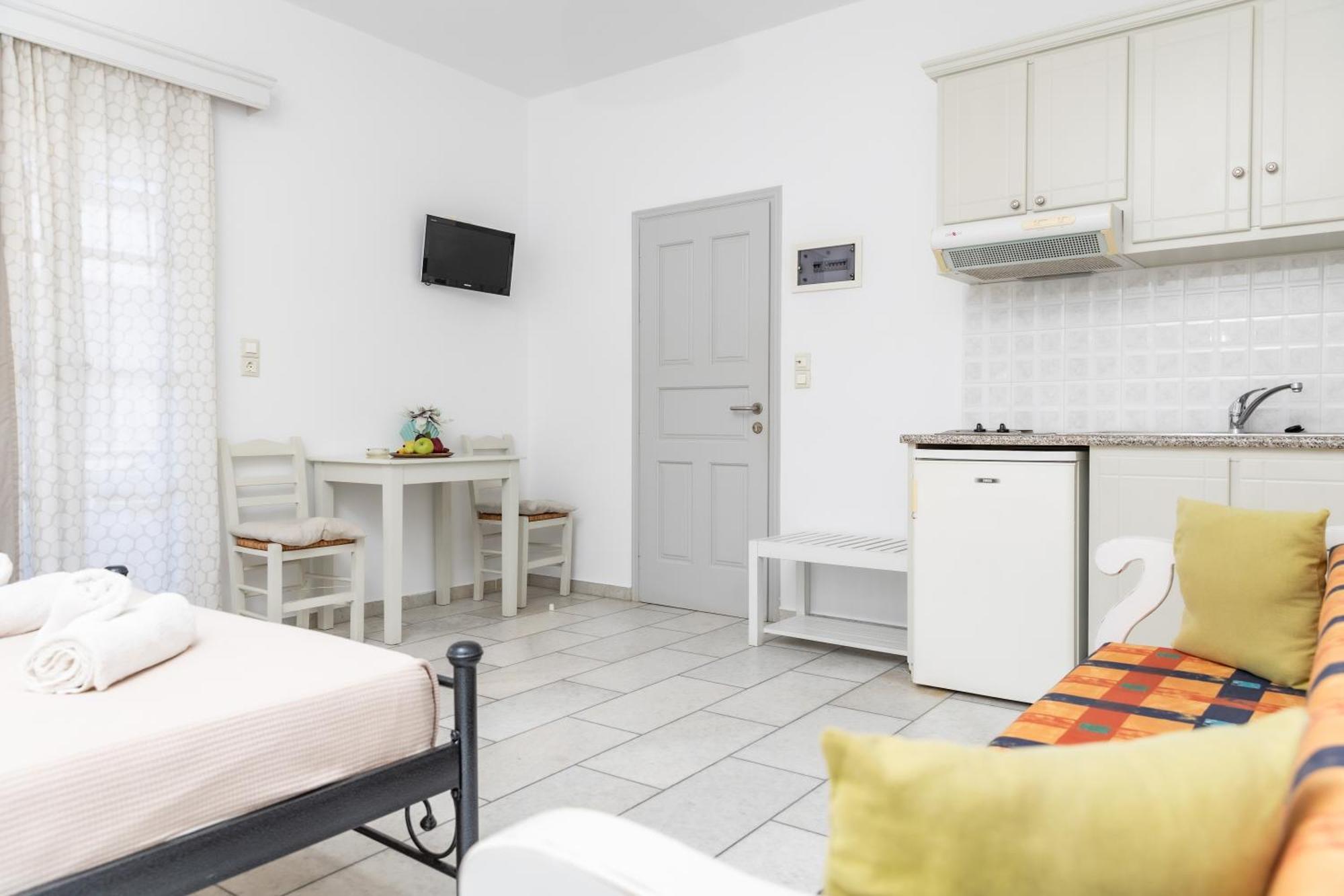 Depis Studios & Apartments Naxos City Exteriör bild
