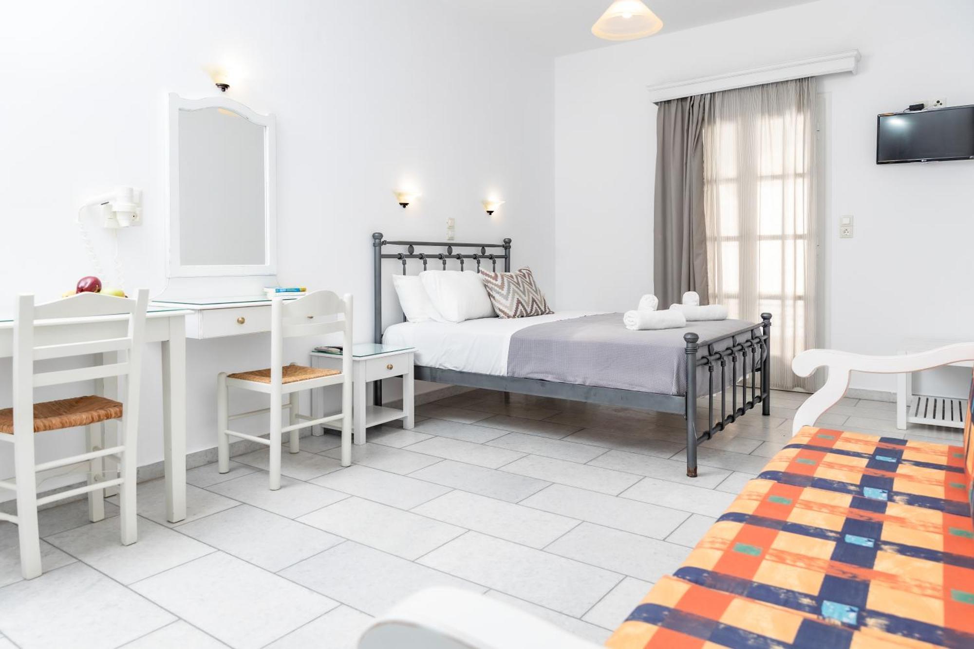 Depis Studios & Apartments Naxos City Exteriör bild