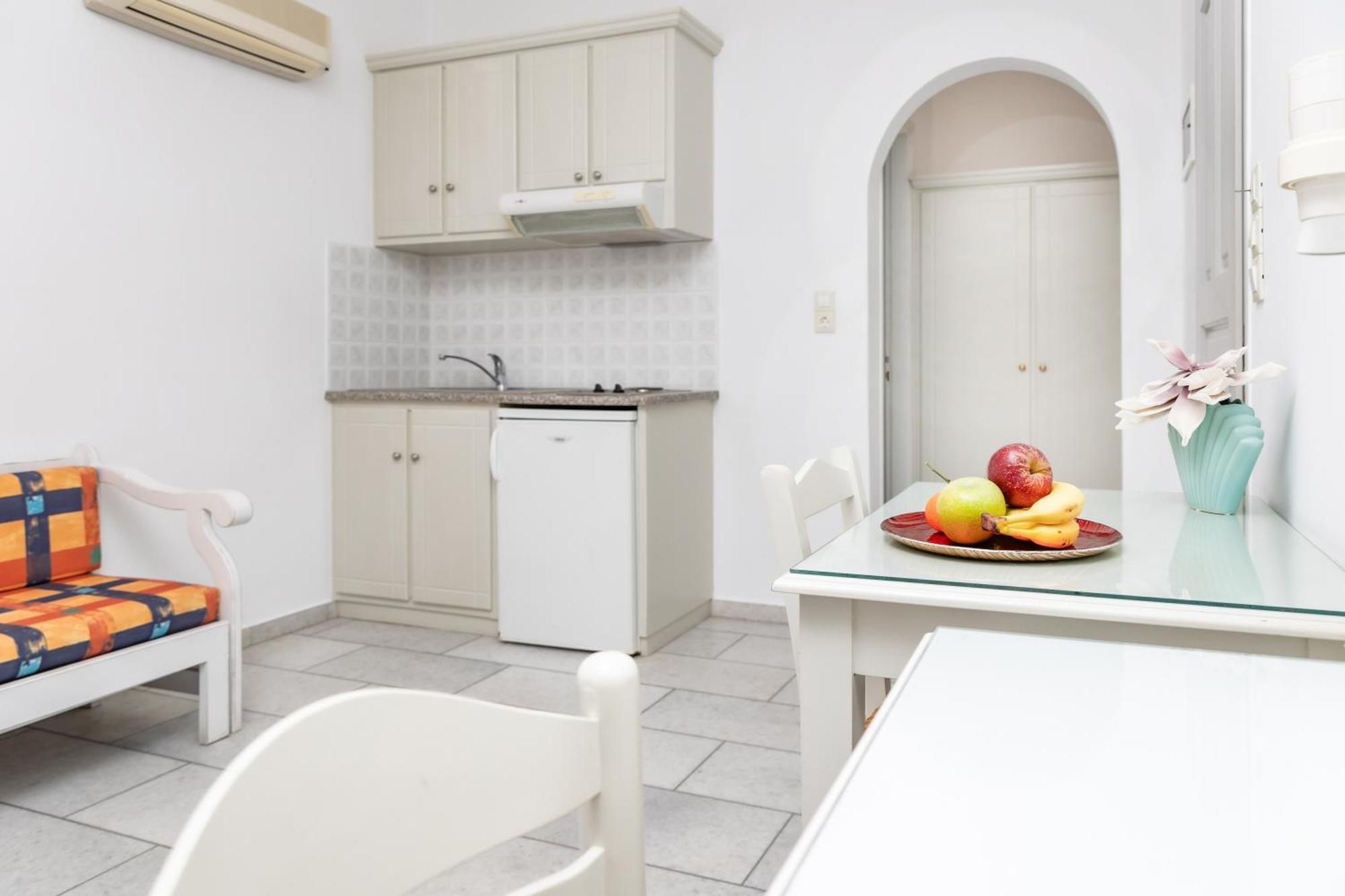 Depis Studios & Apartments Naxos City Exteriör bild