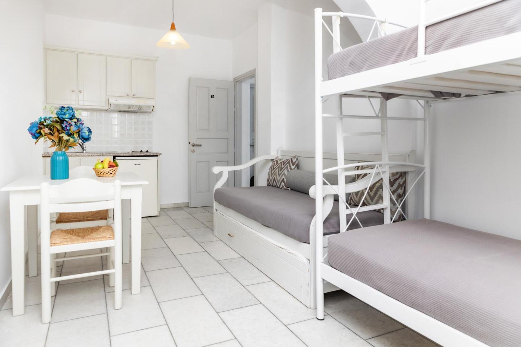 Depis Studios & Apartments Naxos City Exteriör bild