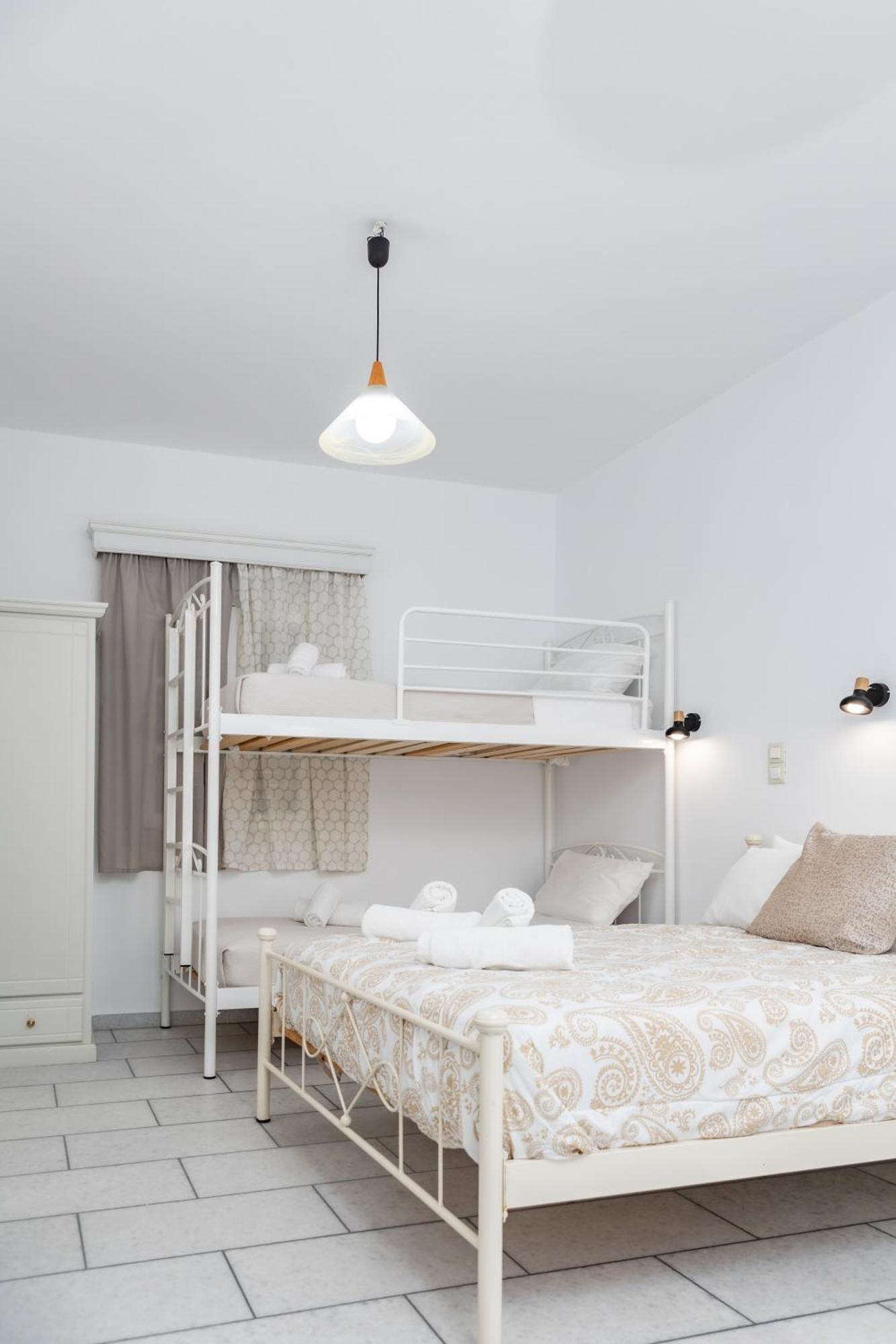 Depis Studios & Apartments Naxos City Exteriör bild