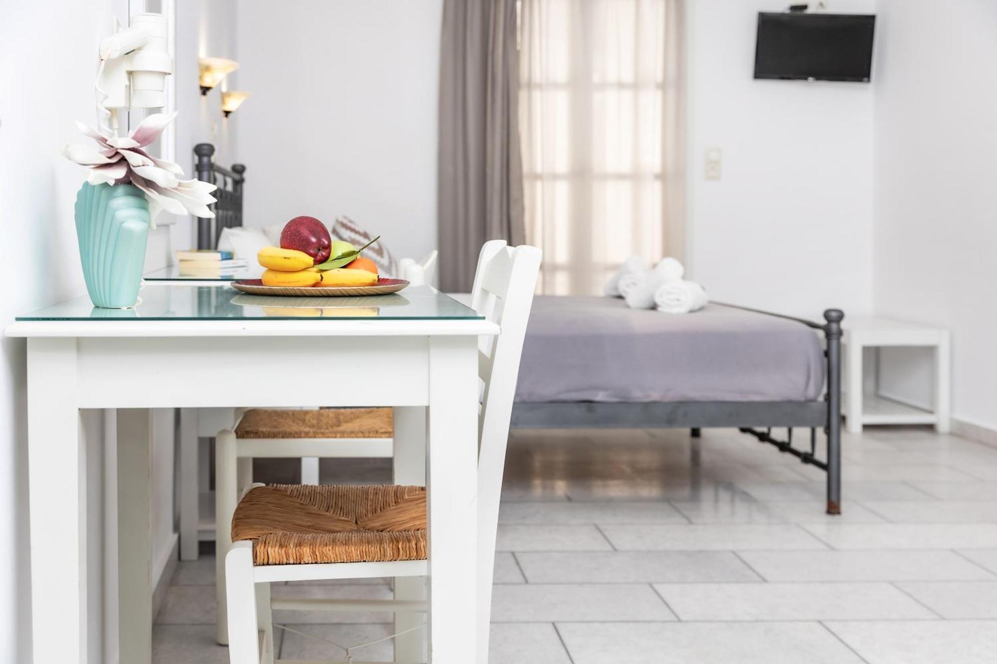 Depis Studios & Apartments Naxos City Exteriör bild